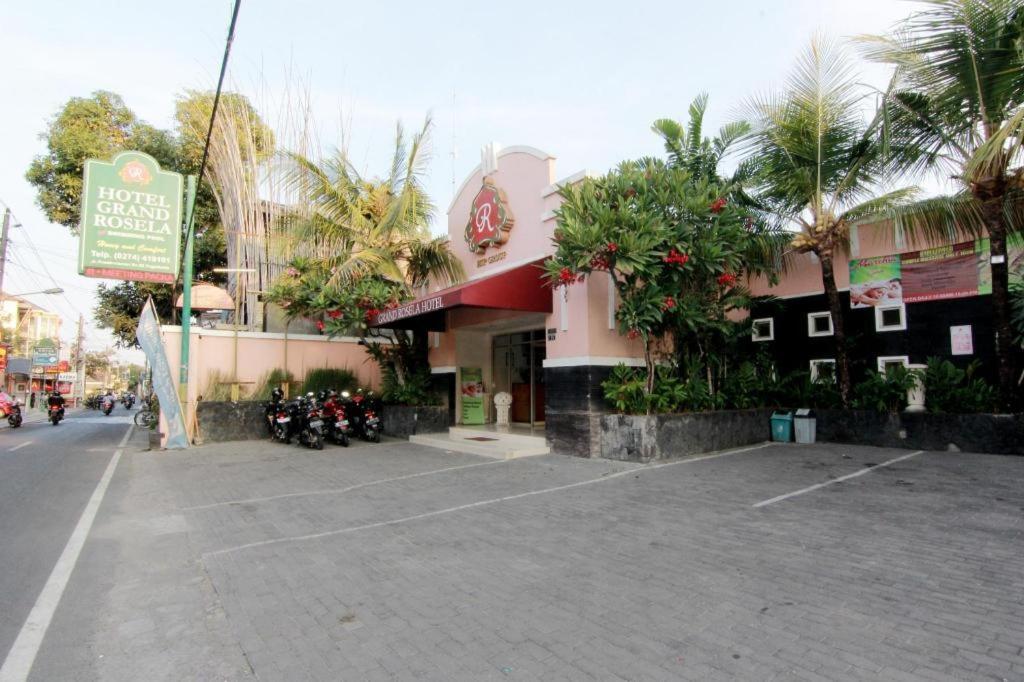 Hotel Grand Rosela Yogyakarta Exterior photo