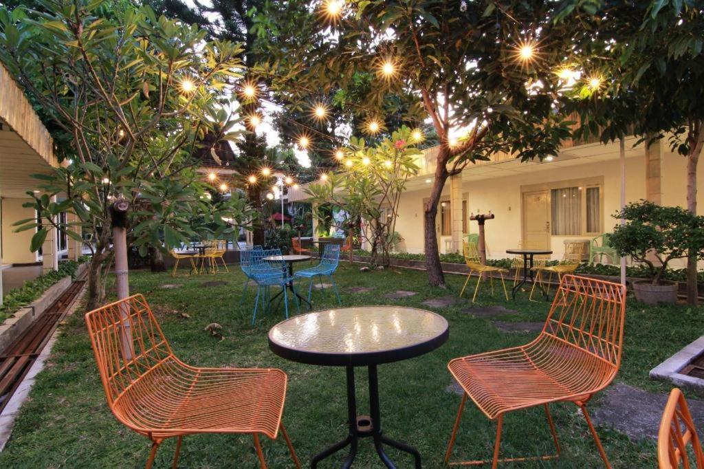 Hotel Grand Rosela Yogyakarta Exterior photo