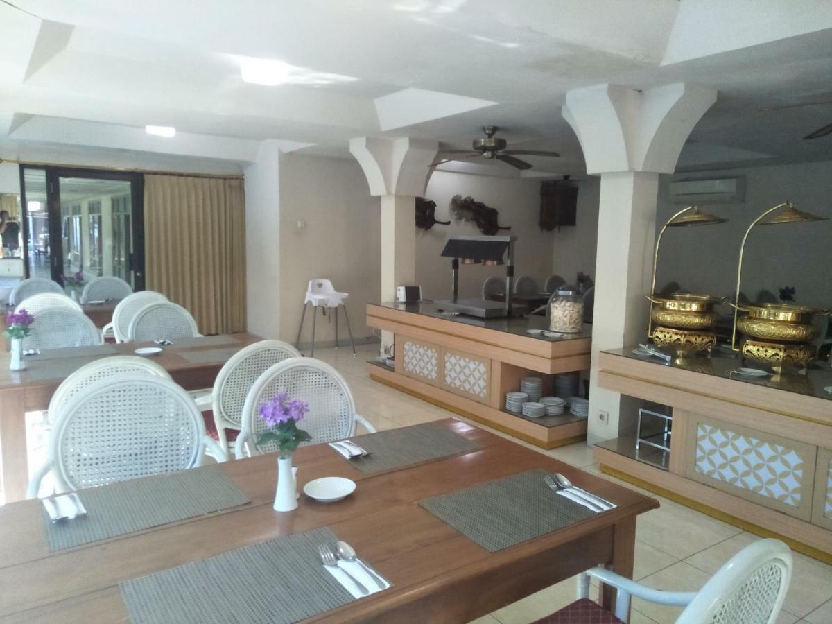 Hotel Grand Rosela Yogyakarta Exterior photo