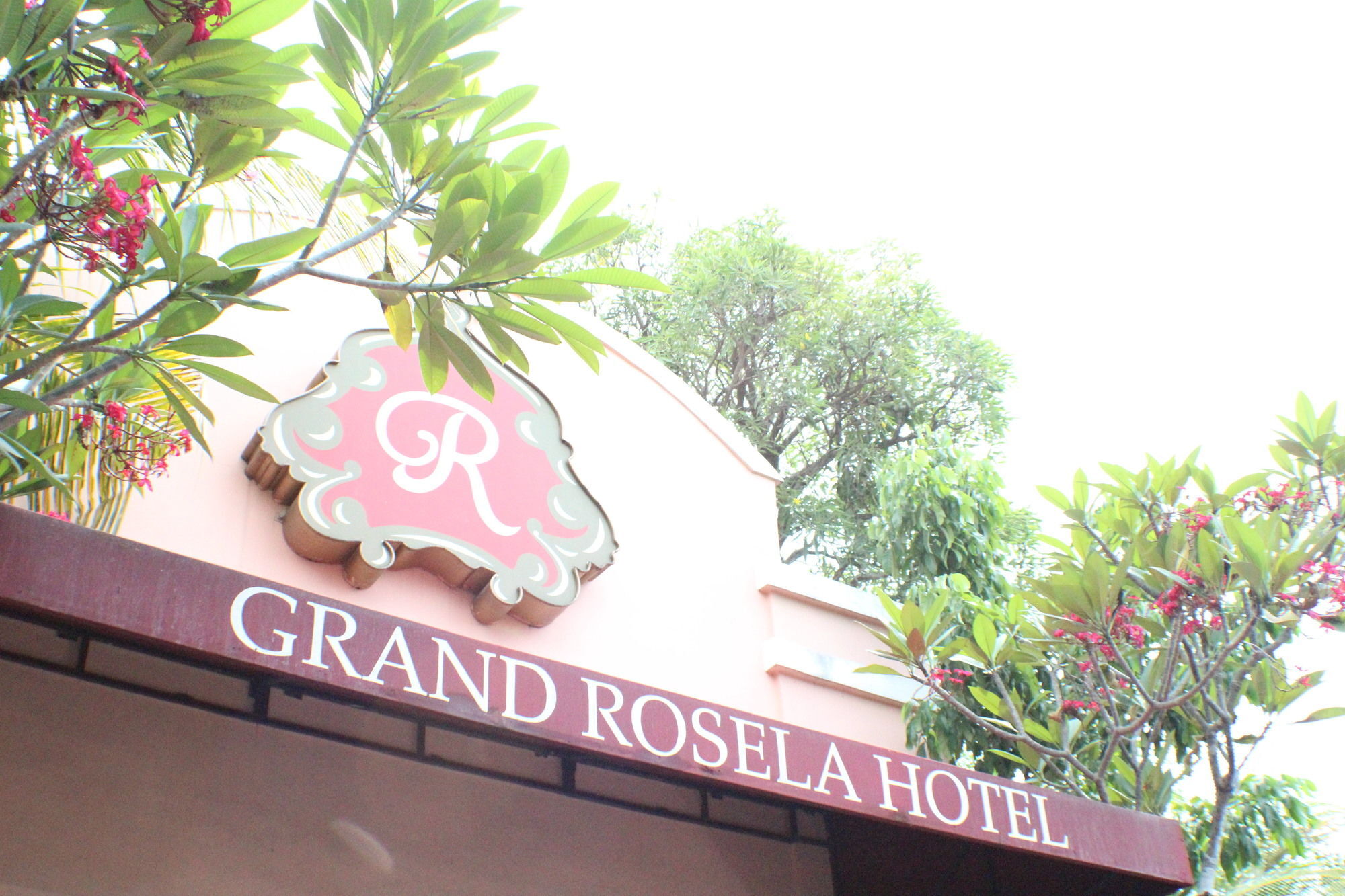 Hotel Grand Rosela Yogyakarta Exterior photo