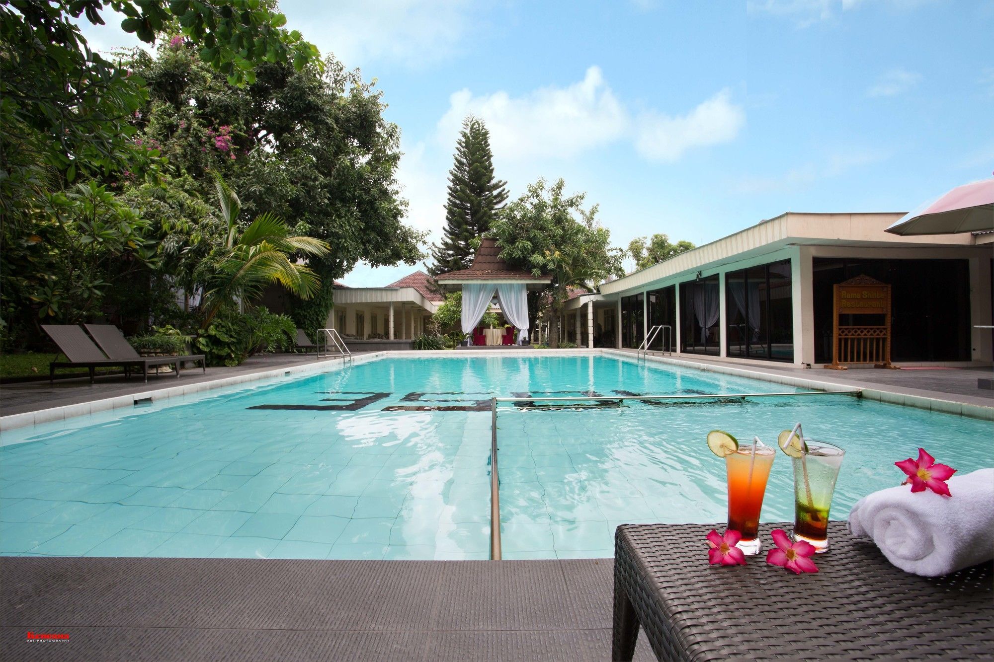 Hotel Grand Rosela Yogyakarta Exterior photo